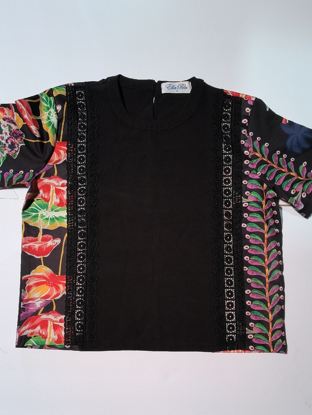 Ella Blu Womens Black Top Floral Short Sleeve Design (L)